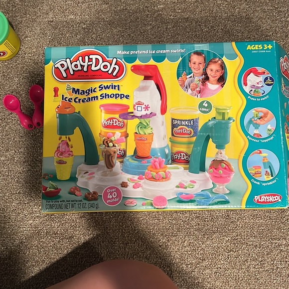 Ice Cream play dough maker - Picture 2 of 3